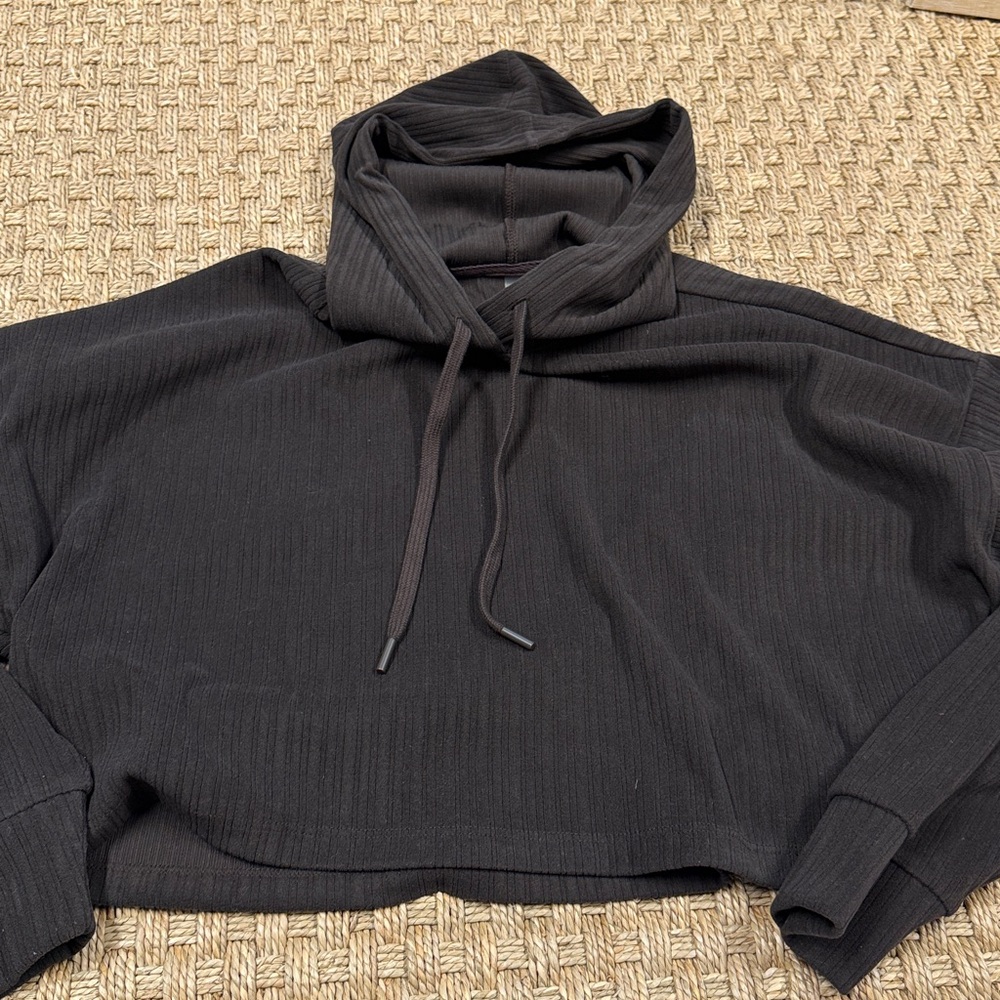 Beyond Yoga espresso brown Breathe Easy Ribbed Cropped Hoodie